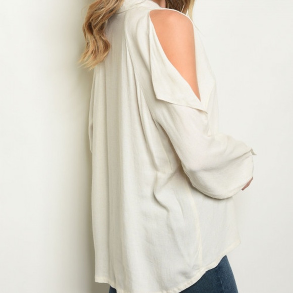 Long sleeve buttondown cold shoulder tunic S-M-L - Picture 3 of 4